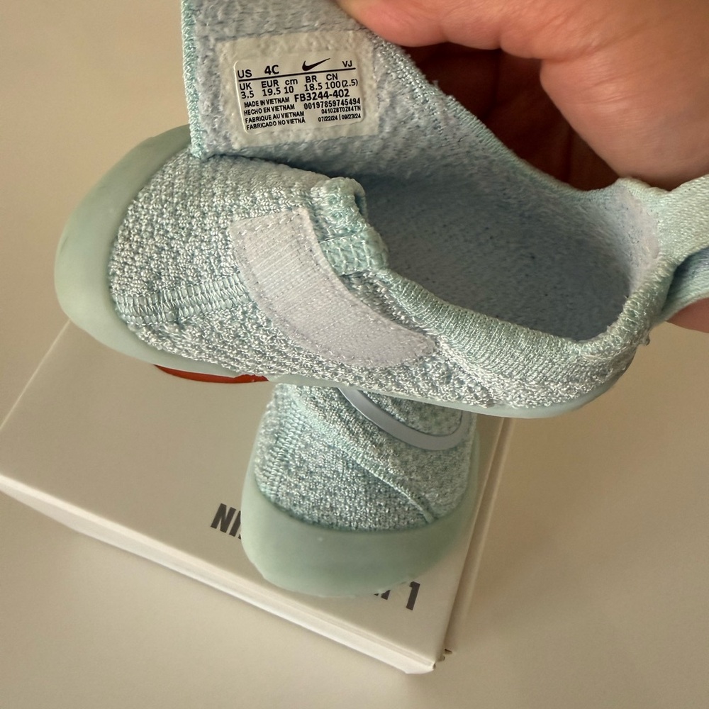 Nike Kids Swoosh 1 Infant Baby Sneakers, Size 4C - Picture 3 of 6